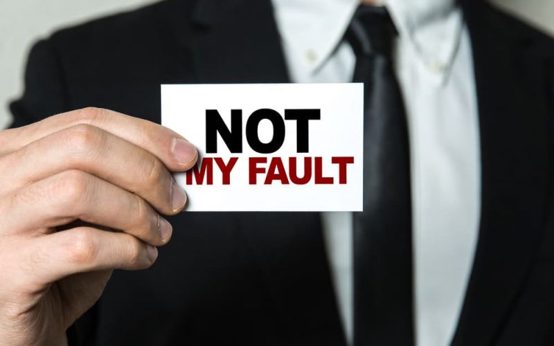 ​Do I Call My Insurance Company if It’s Not My Fault?